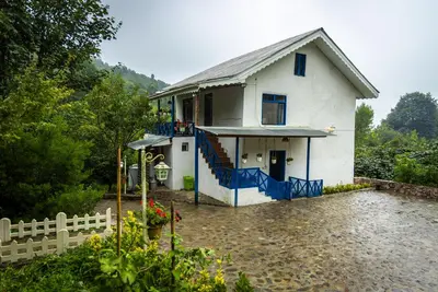 اقامتگاه سنتی سه خوابه بهار نارنج