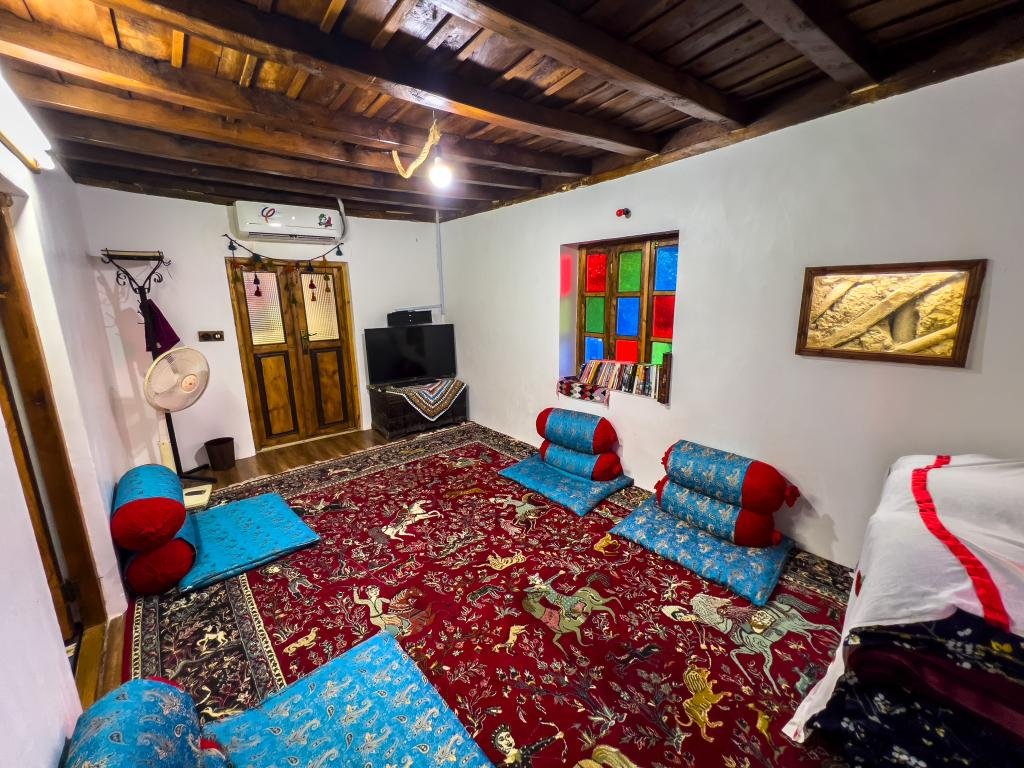 بوم گردی چهارخوابه خانه آسنی