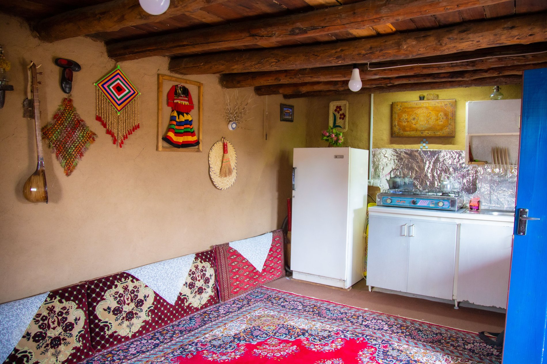 اقامتگاه سنتی دوخوابه تورنگ طلا