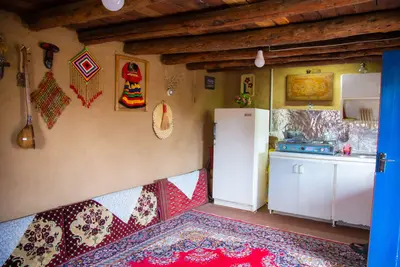 اقامتگاه سنتی دوخوابه تورنگ طلا