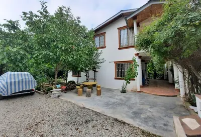 سوئیت دوخوابه پرنیا