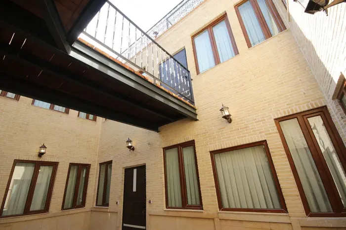 اقامتگاه سنتی هفت دری - واحد تارا دخت 201