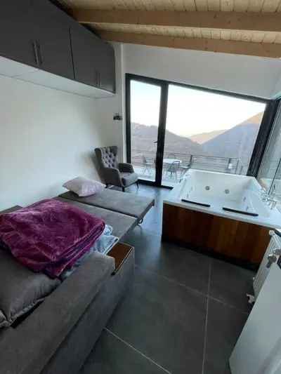 کلبه دوخوابه جکوزی دار سامان جواهرده