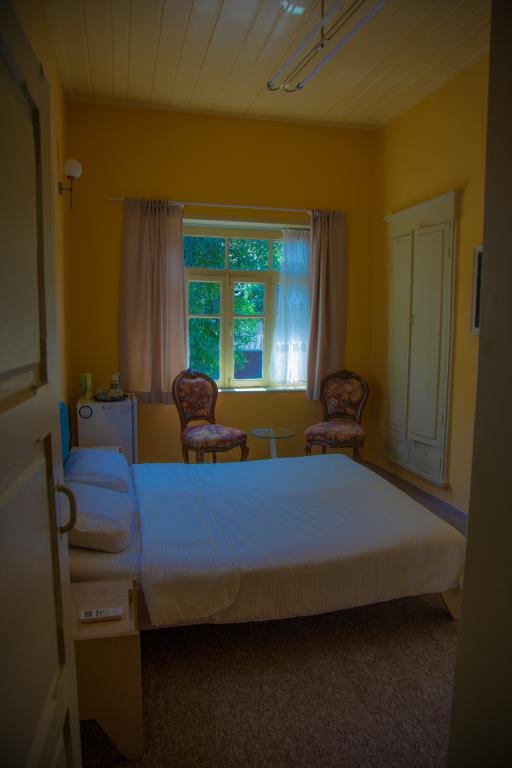 اقامتگاه سنتی بوتیک هتل دیمه - واحد گوشواره