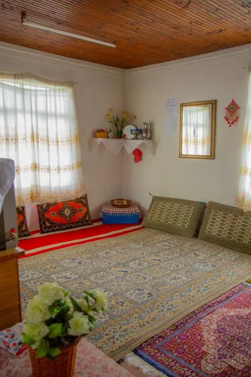 اقامتگاه سنتی دوخوابه لاکو 1