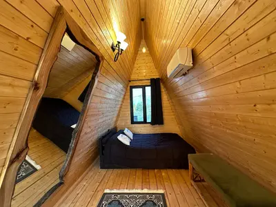 کلبه یک خوابه سوئیسی نارنجی