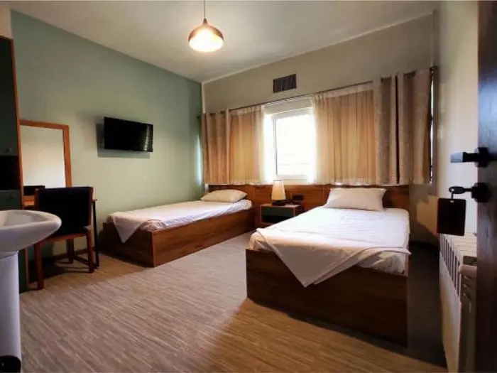 مسافرخانه شهریارنوین - واحد دوتخته ۵ کارگر جنوبی