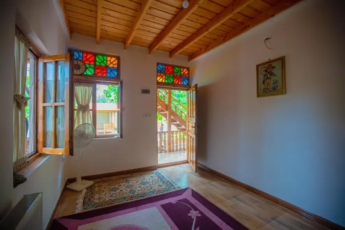 بوم گردی عمارت خورشید - واحد ١