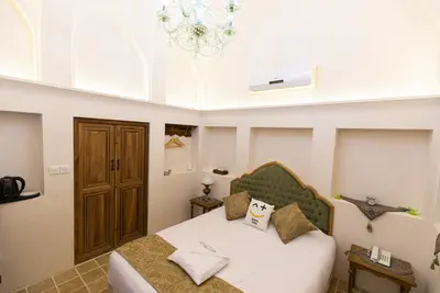 اقامتگاه سنتی سرای کاسیان - واحد 112 پنج دری تریپل