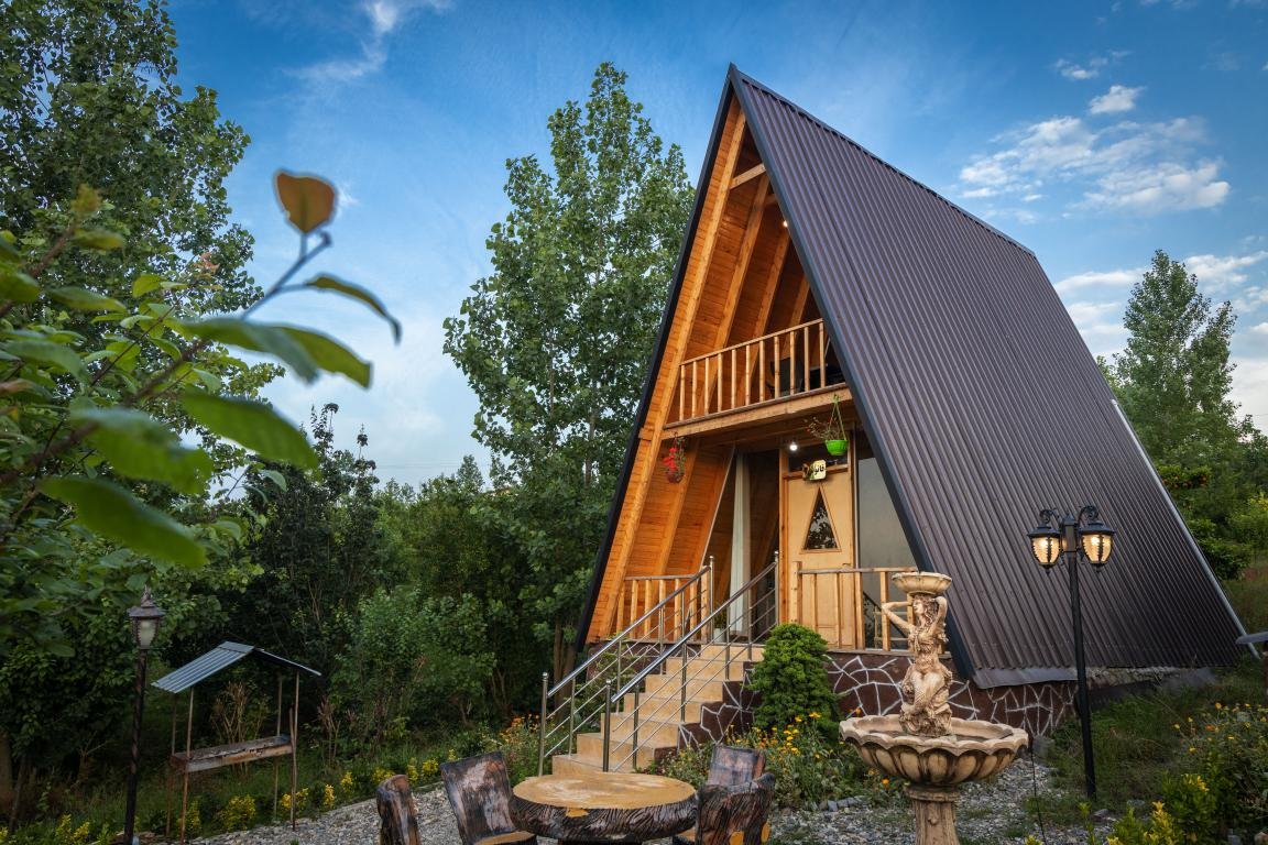 یک خوابه سوئیسی جنگلی فانوس 2