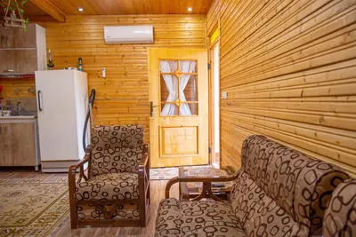 کلبه یک خوابه چوبی رهنما 1