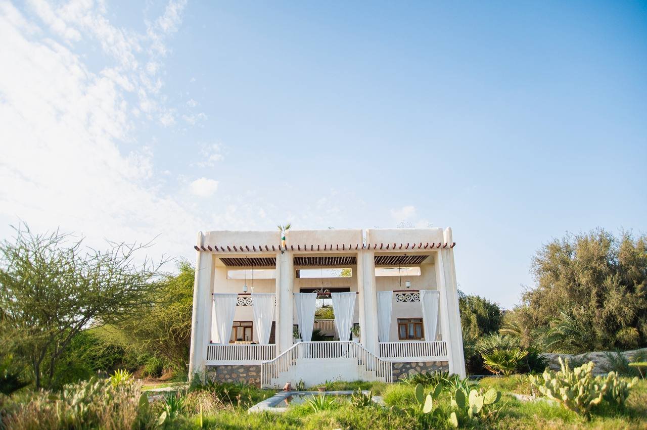 پنج خوابه ساحلی استخردار نخلستون