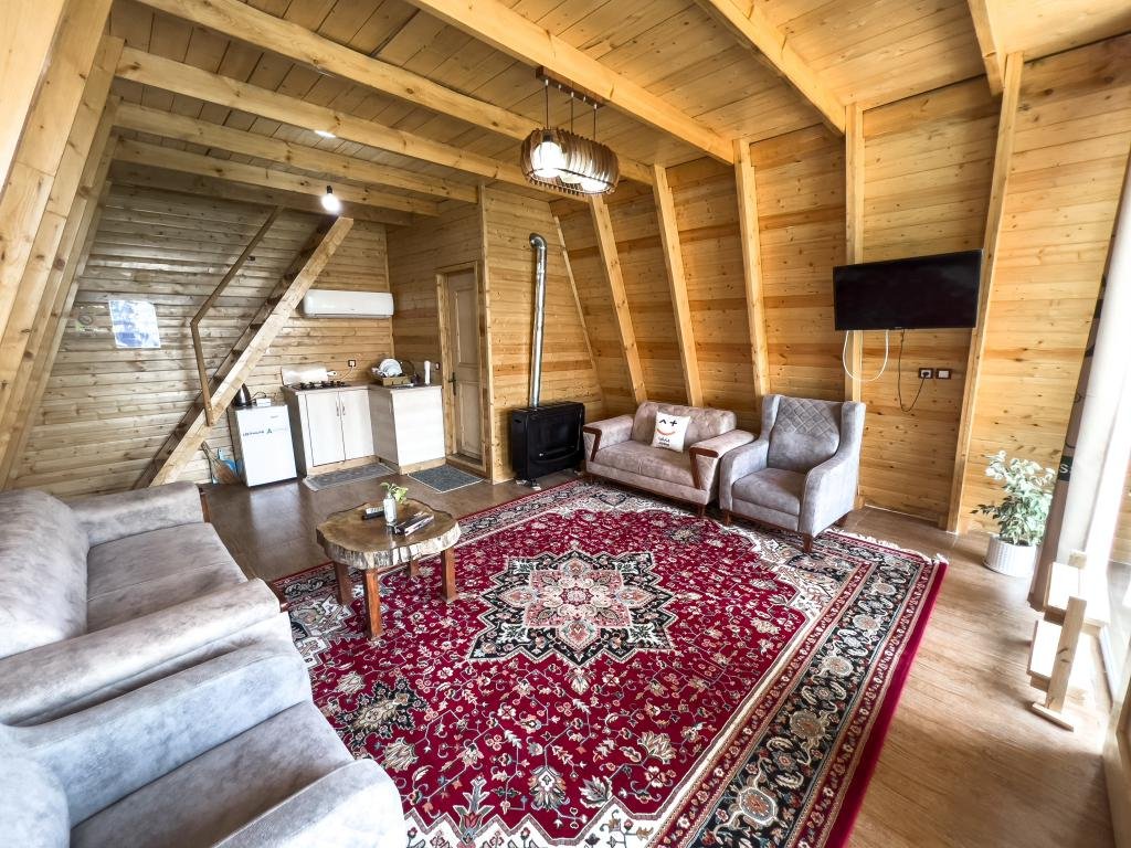 یک خوابه سوئیسی جنگلی فانوس 2