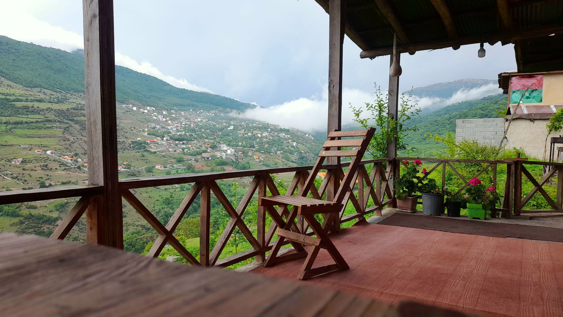 یک خوابه چوبی لوتک