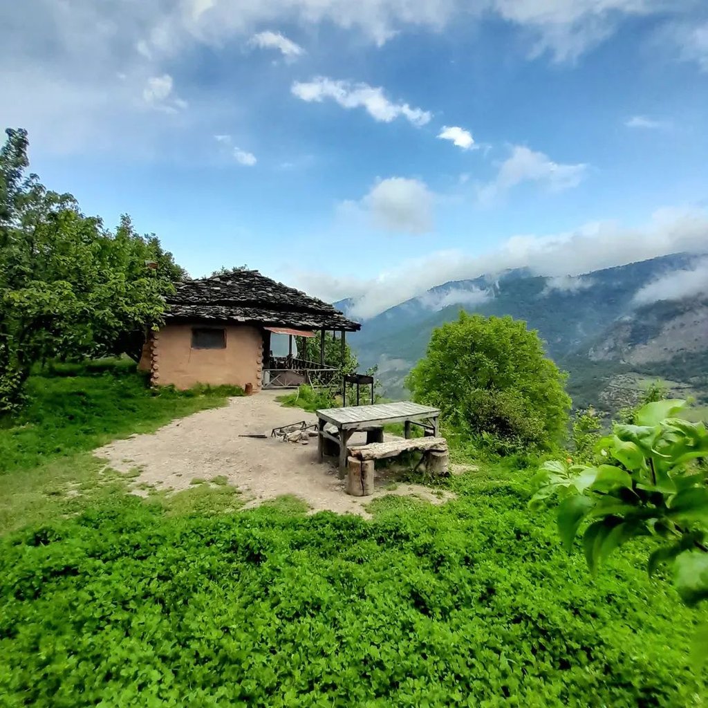 یک خوابه چوبی لوتک