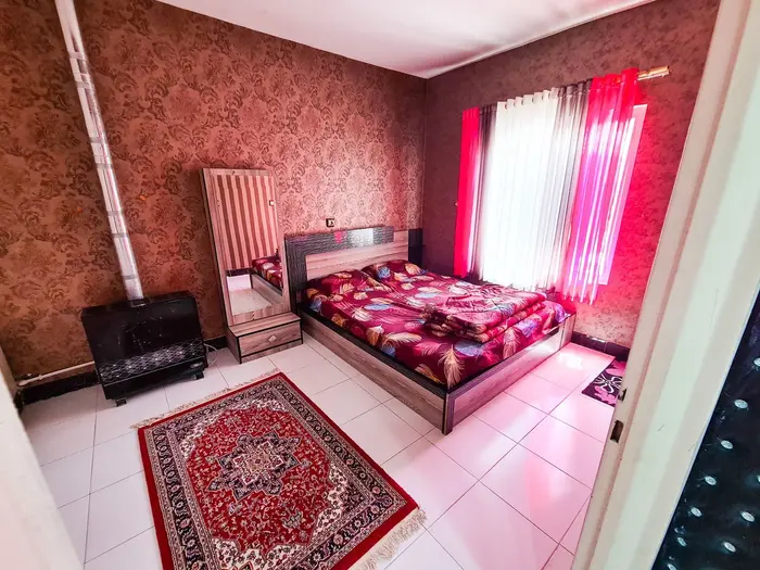 ویلا دوخوابه استخردار آبگرم رز 1 - اتاق خواب مستر