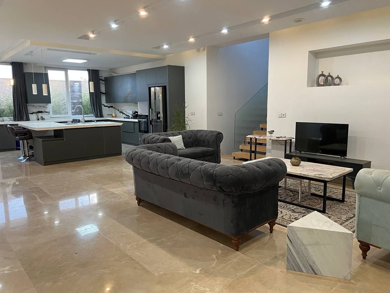 ویلا سه خوابه استخردار آبگرم سرخاب