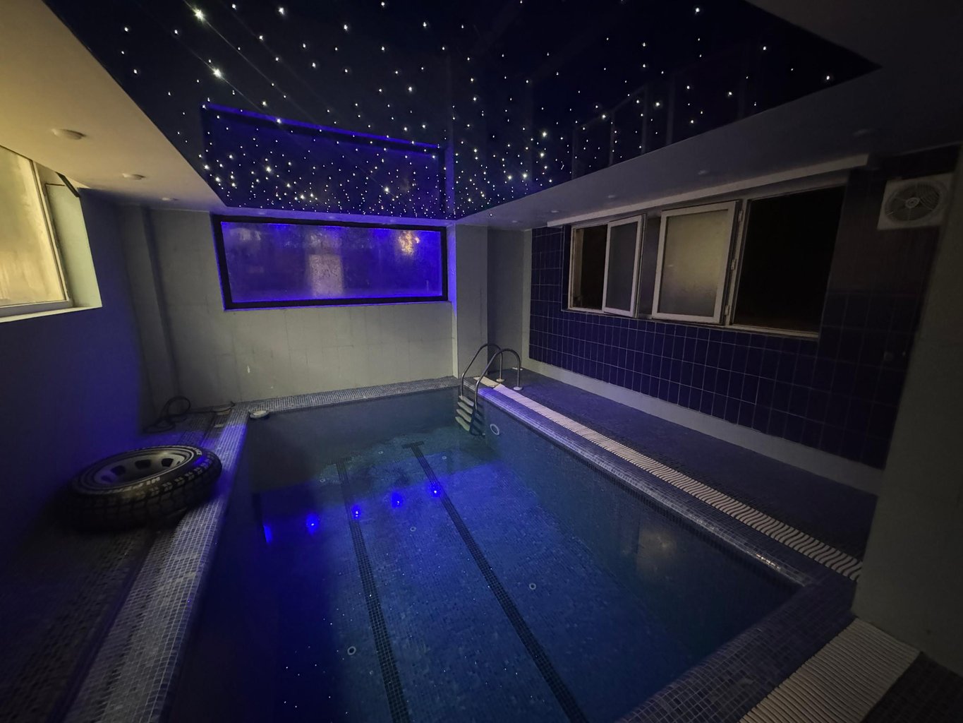 ویلا سه خوابه استخردار آبگرم سرخاب