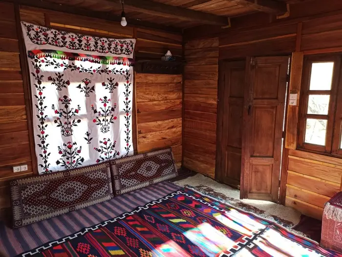 فلت بید مجنون