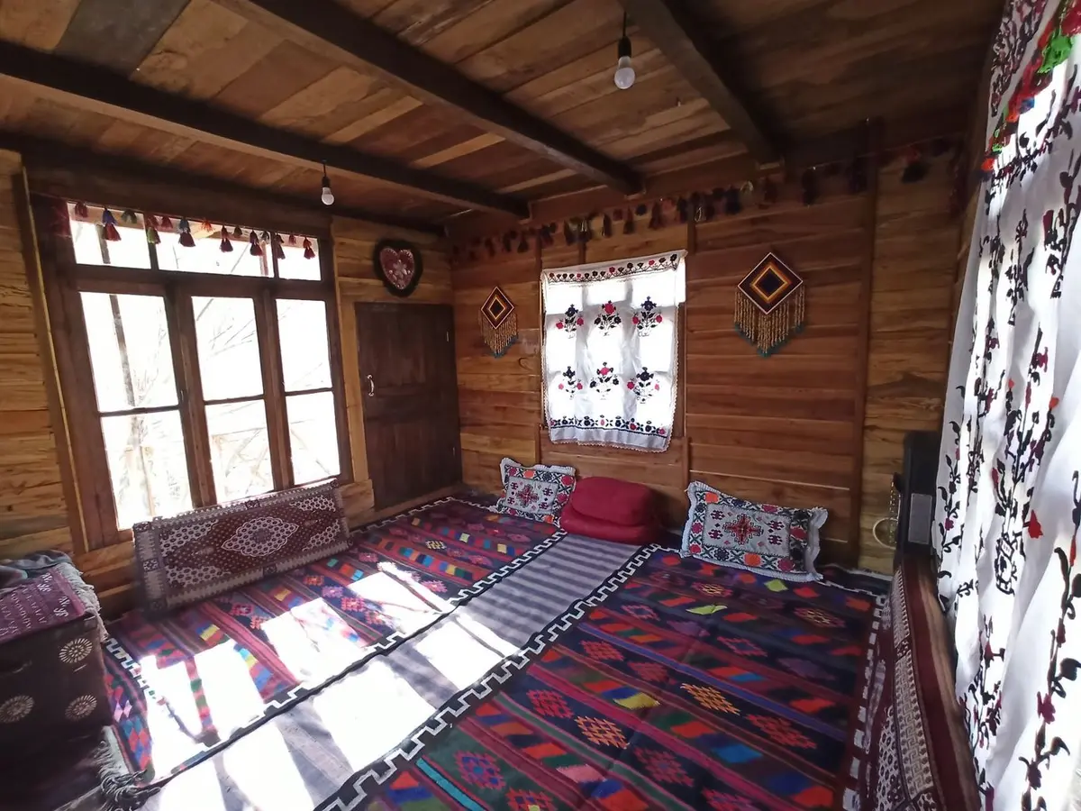 فلت بید مجنون