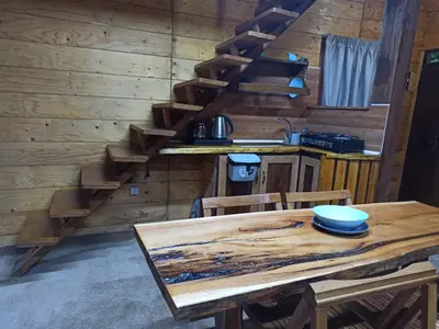 کلبه یک خوابه سوئیسی اکو پارک آبشار