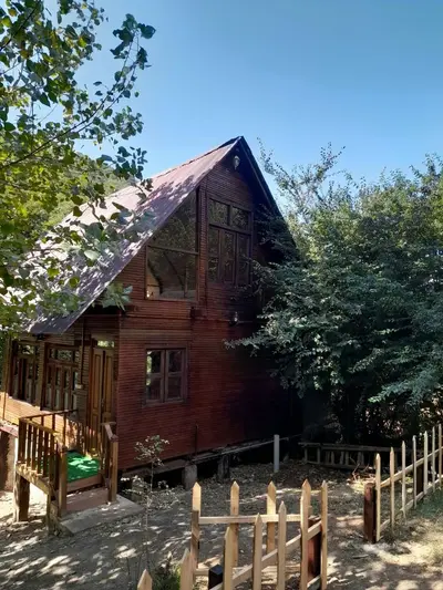 کلبه یک خوابه سوئیسی اکو پارک آبشار