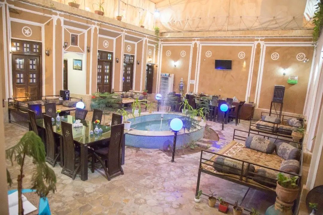 بوم گردی نقره یزد - واحد 108 - نقره یزد