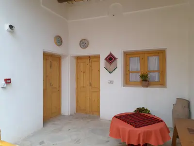 بومگردی اله بوم - واحد زرد گل