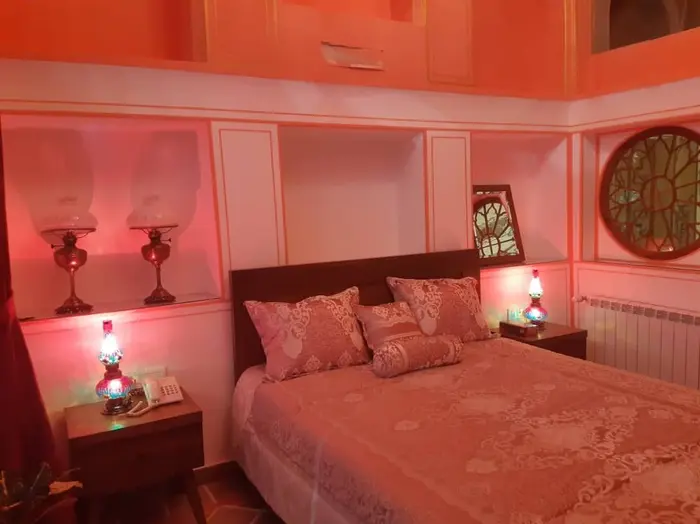 اقامتگاه سنتی هزار و یک شب چهارباغ - شاه نشین - شاه نشین