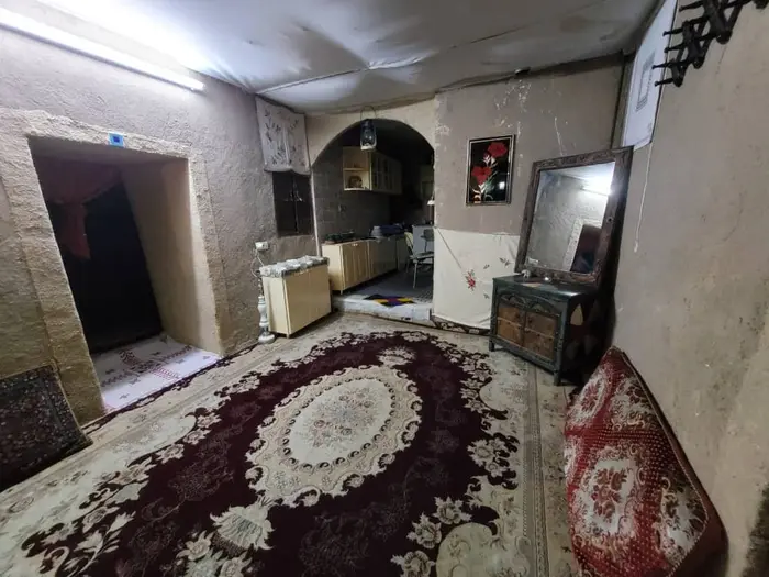 بوم گردی عمارت نقوسان - واحد عمارت پنج دری - پنج دری