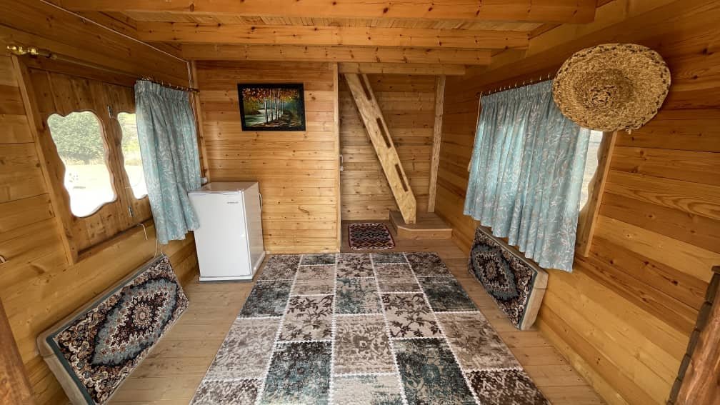 بوم گردی بام رودبار - کلبه چوبی - کلبه چوبی