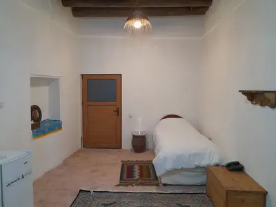 بومگردی اله بوم - واحد زرد گل