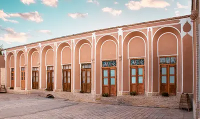 بومگردی عمارت ساعتی - واحد زمرد