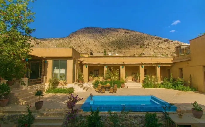 بوم گردی خانه لیرک - واحد هامون - خانه لیرک