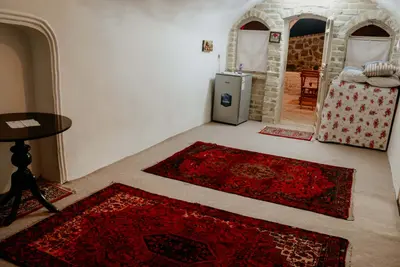 اقامتگاه سنتی باغ ایلخانی امیر - واحد اریباد