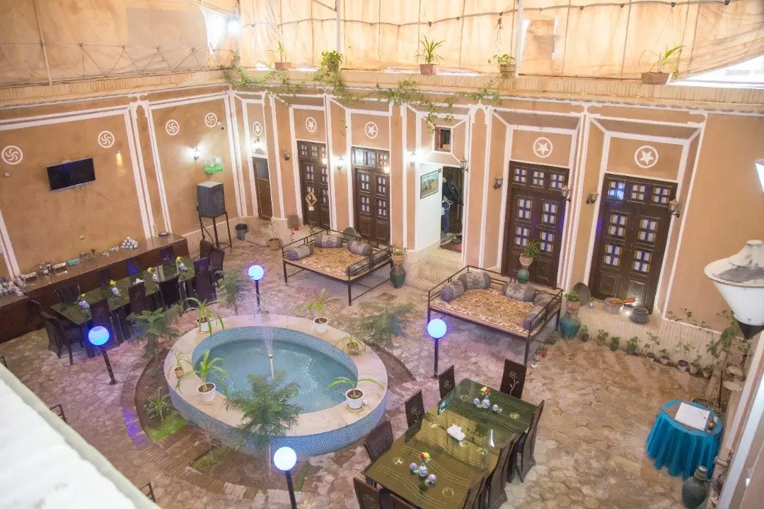 بوم گردی نقره یزد - اتاق102 - نقره یزد