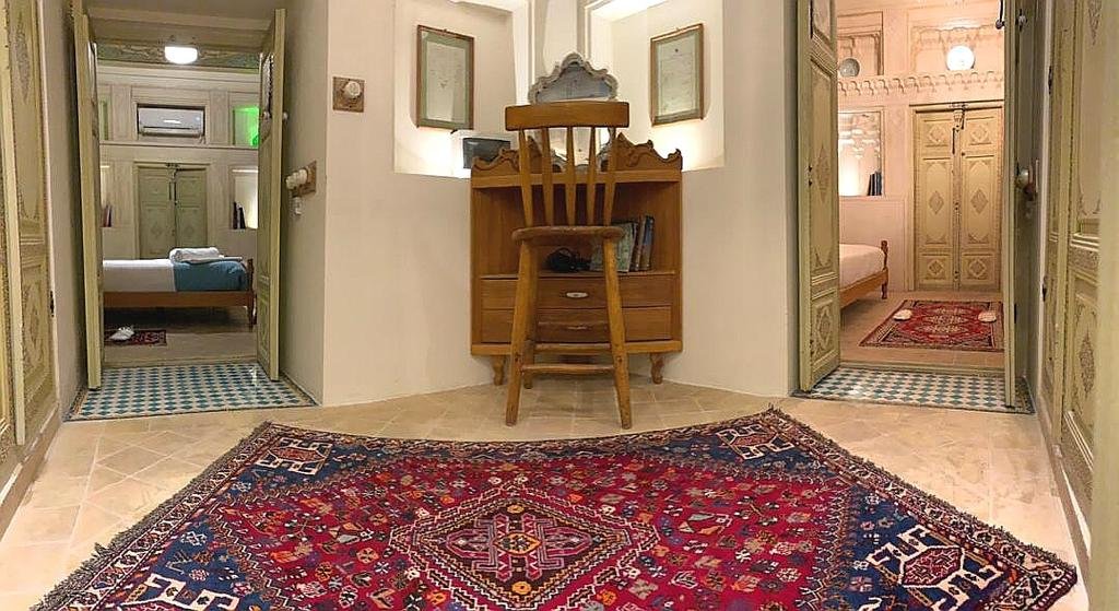 بوم گردی خانه شیرازی - واحد مقرنس - سوییت مقرنس