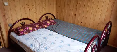 کلبه دوخوابه چوبی وحدت