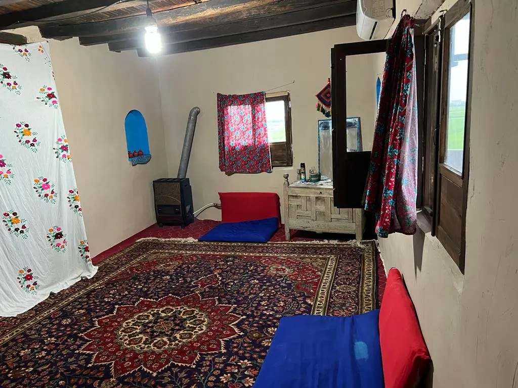 عاروس ویشه - واحد 1 - اتاق 1