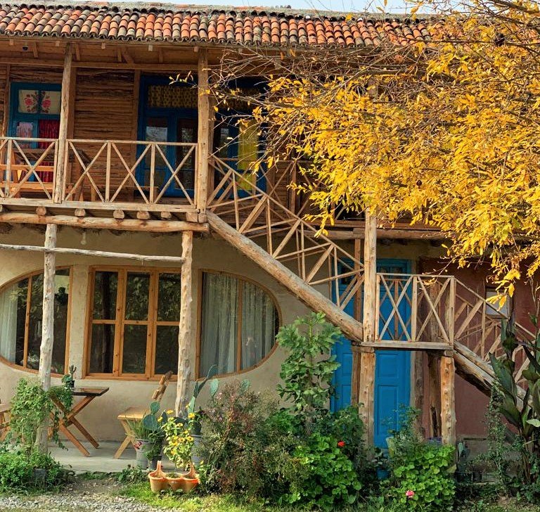 آوش - کلبه کاج اتاق شید