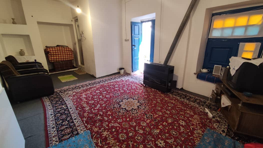 بوم گردی عمارت صدر - واحد رز - رز