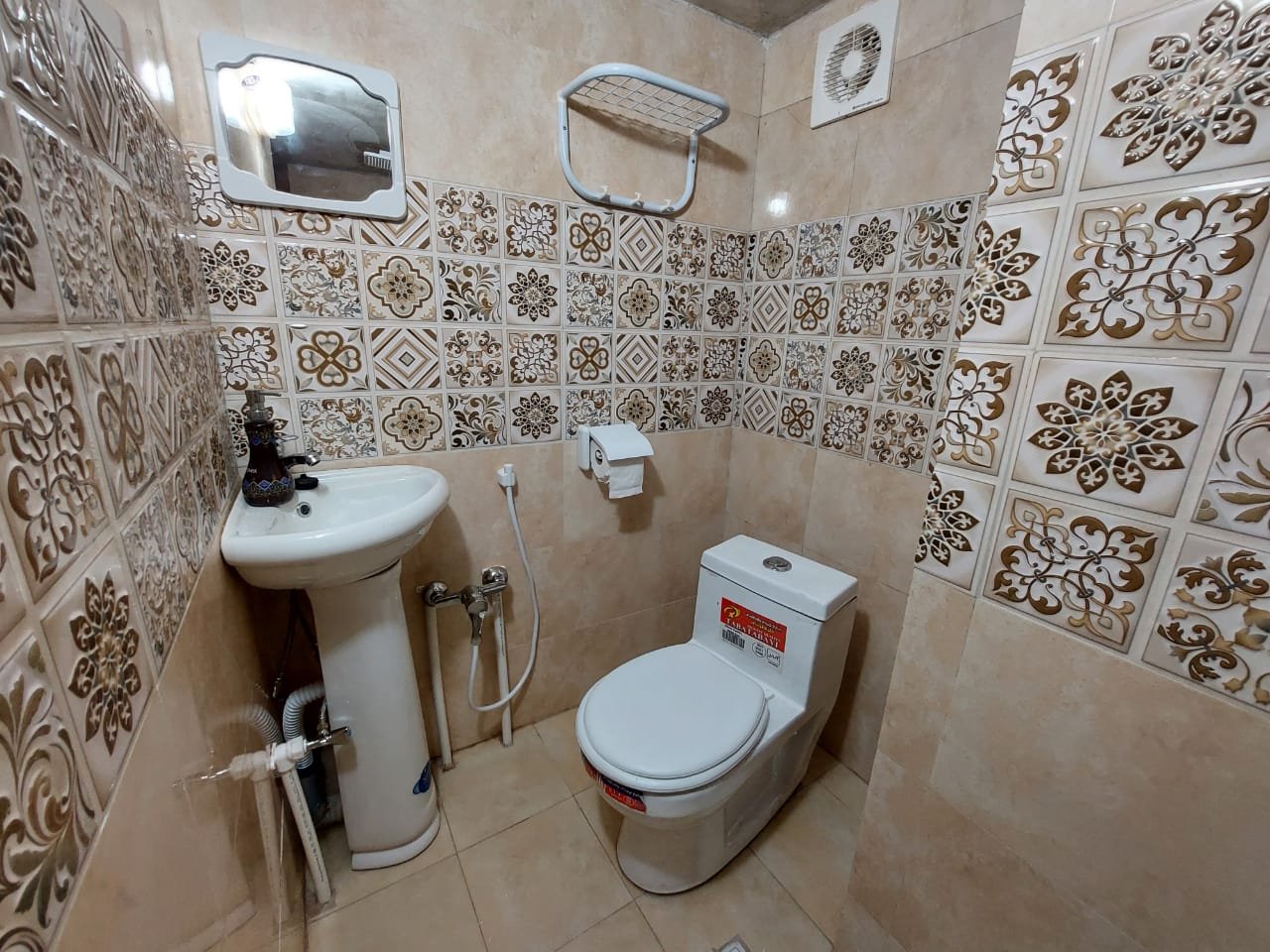 عمارت مهربانو - واحد سه تخته سیمین دخت