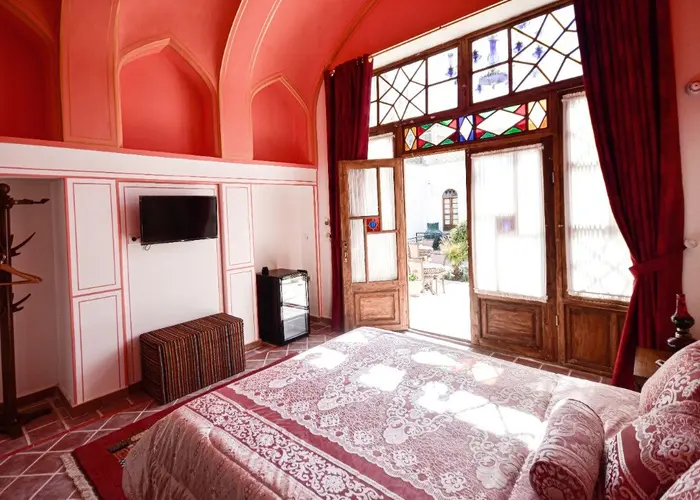 اقامتگاه سنتی هزار و یک شب چهارباغ - شاه نشین - شاه نشین