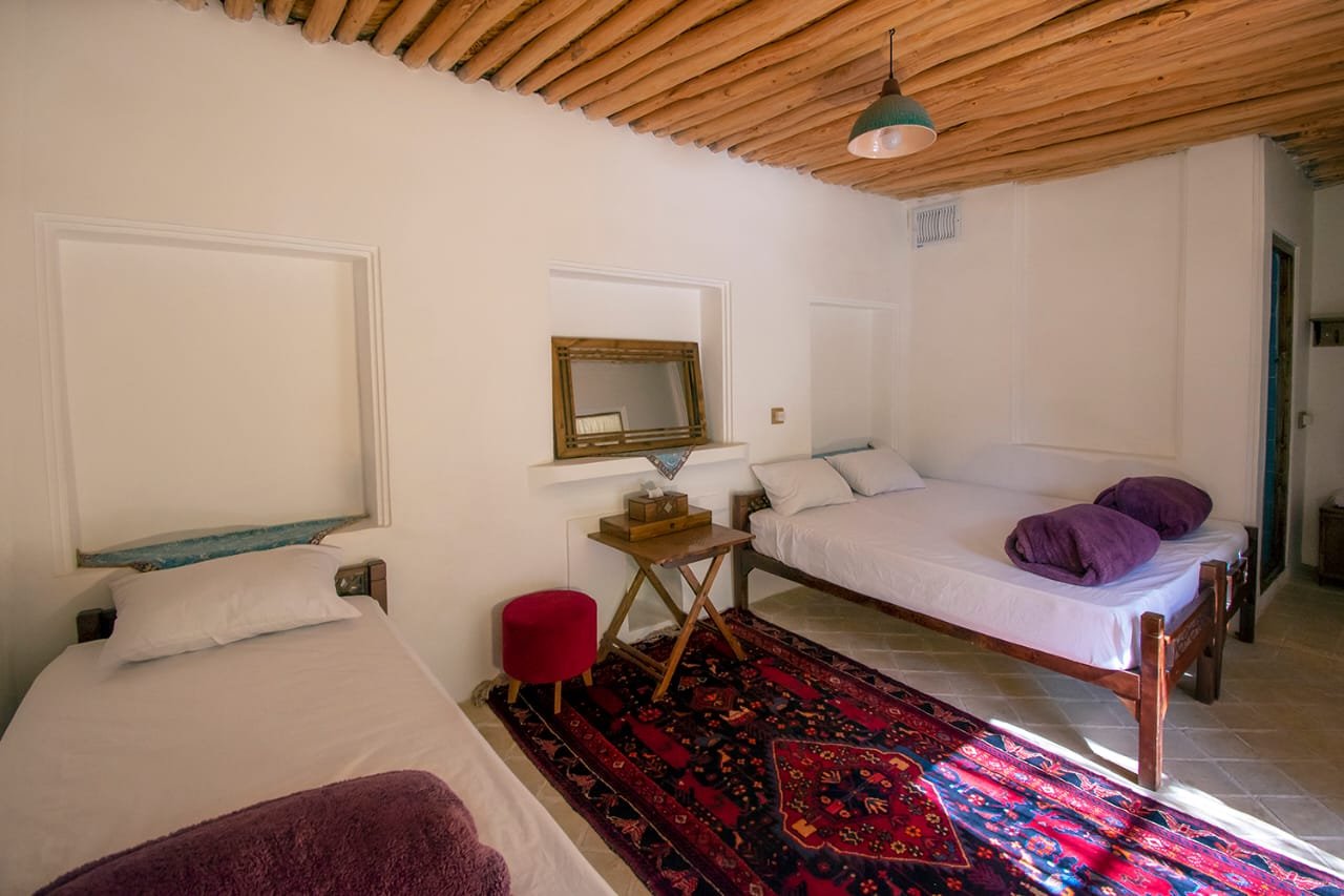 بوم گردی خانه لیرک - واحد آبشار - آبشار