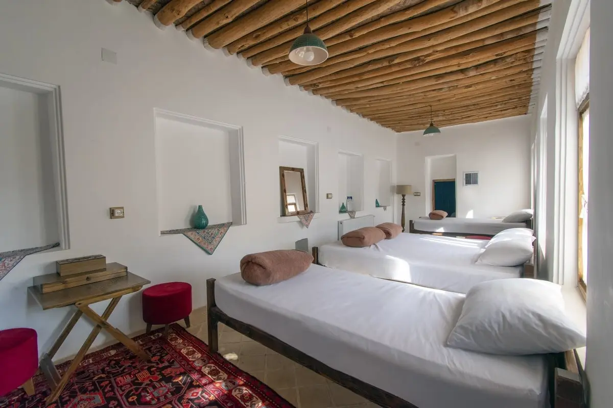 بوم گردی خانه لیرک - واحد هامون - هامون