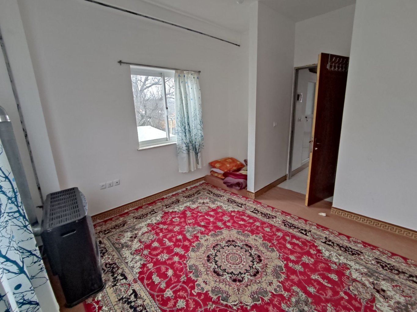 سوئیت چشمه سر شماره 2 - اتاق خواب با ویو