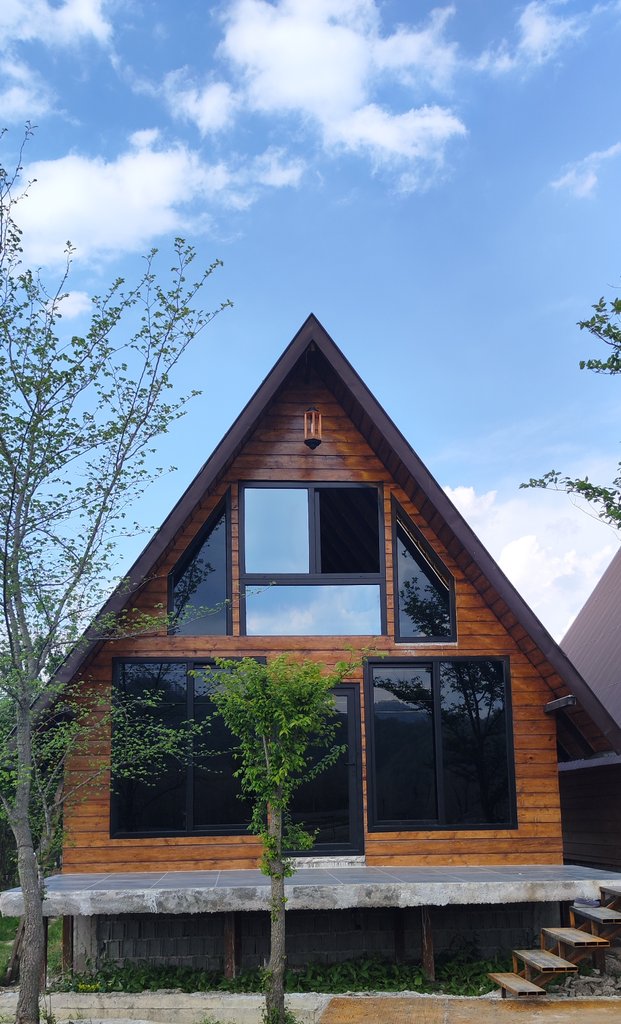 کلبه یک خوابه سوئیسی مقدم