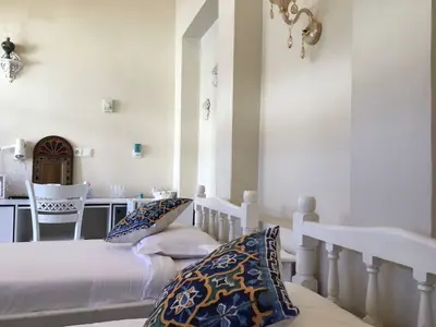 اقامتگاه سنتی آریانا - واحد دوتخته توئین حیاط دو ۲۰۴