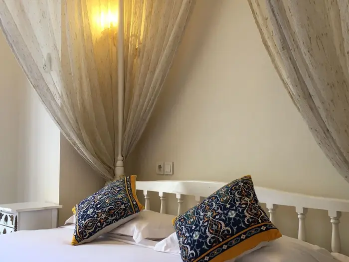 اقامتگاه سنتی آریانا - واحد دوتخته دبل حیاط اول ۱۰۵