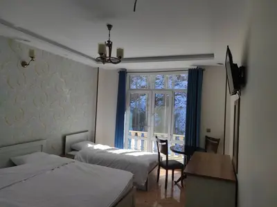 مسافرخانه کیومرث - واحد سه تخته